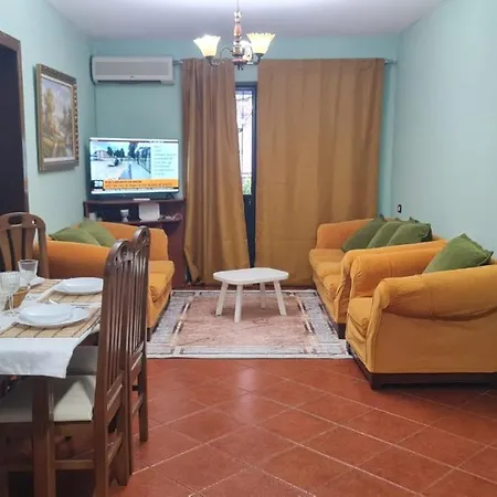 Calmly, Spacious Next To Embassy Apartman