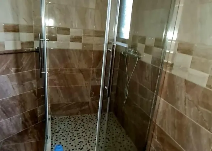 Calmly, Spacious Next To Embassy Appartement *