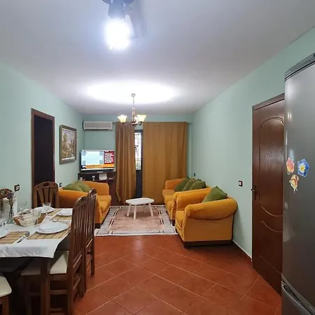 Calmly, Spacious Next To Embassy