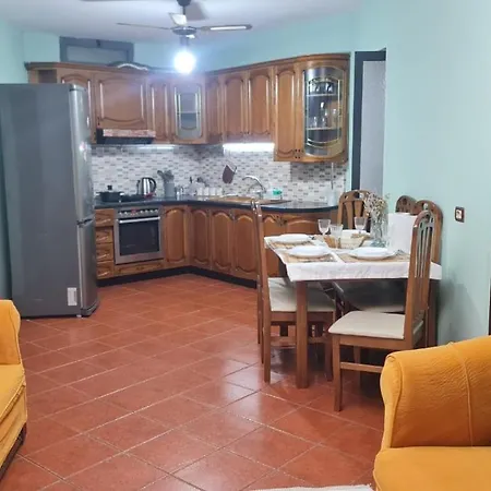 Calmly, Spacious Next To Embassy