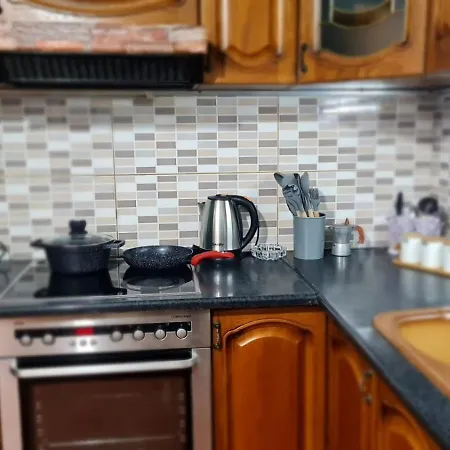 Calmly, Spacious Next To Embassy شقة