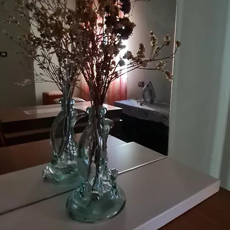 Calmly, Spacious Next To Embassy Apartment *