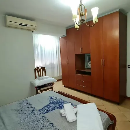 Apartment Calmly, Spacious Next To Embassy *