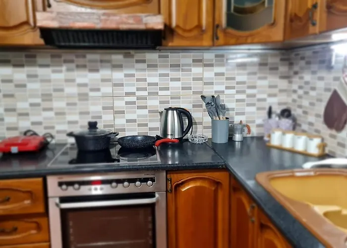 Calmly, Spacious Next To Embassy アパート