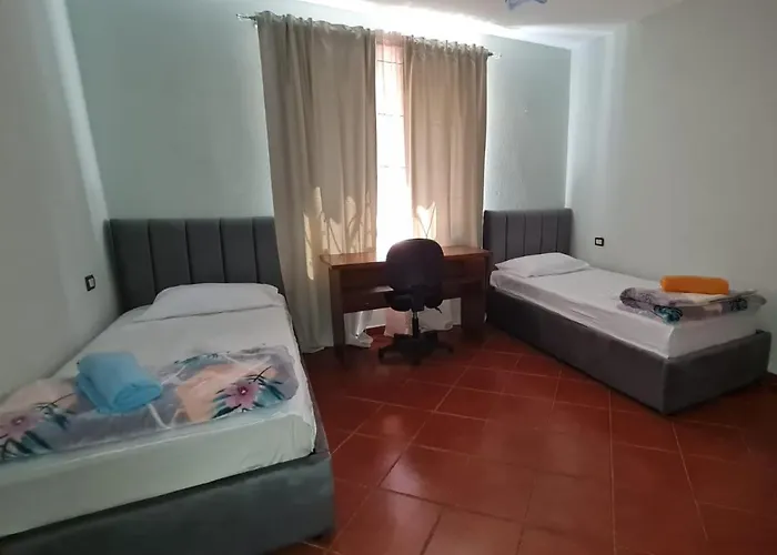 Calmly, Spacious Next To Embassy Tirana